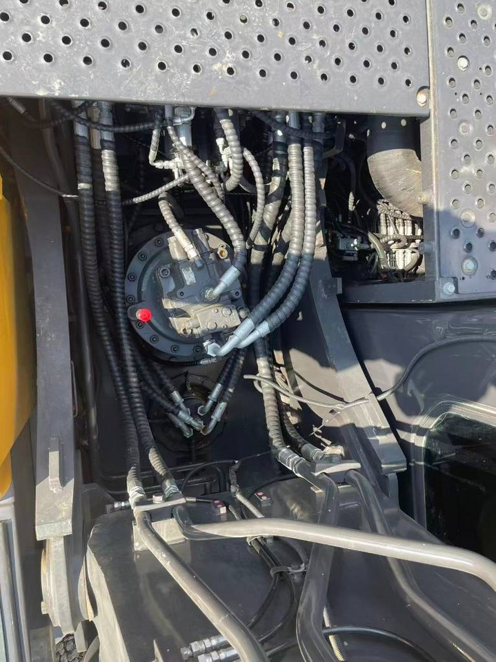 Volvo EC 240 - Гусеничный экскаватор: фото 2 Volvo EC 240 - Гусеничный экскаватор: фото 2