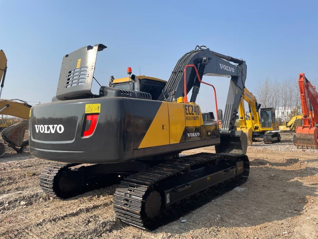 Volvo EC 240 - Гусеничный экскаватор: фото 2 Volvo EC 240 - Гусеничный экскаватор: фото 2