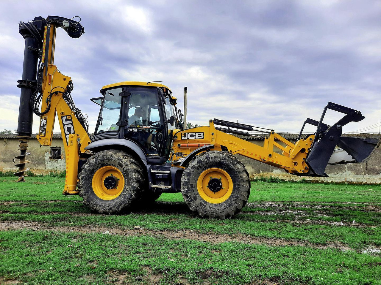 JCB 4CX, Vrtná súprava, Traktobager - Экскаватор-погрузчик: фото 1 JCB 4CX, Vrtná súprava, Traktobager - Экскаватор-погрузчик: фото 1