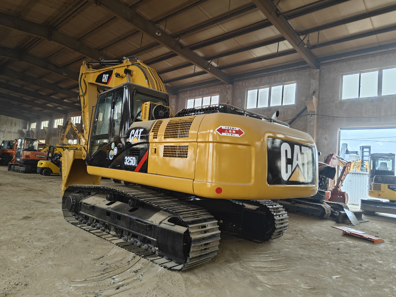 CATERPILLAR 325D - Гусеничный экскаватор: фото 3 CATERPILLAR 325D - Гусеничный экскаватор: фото 3