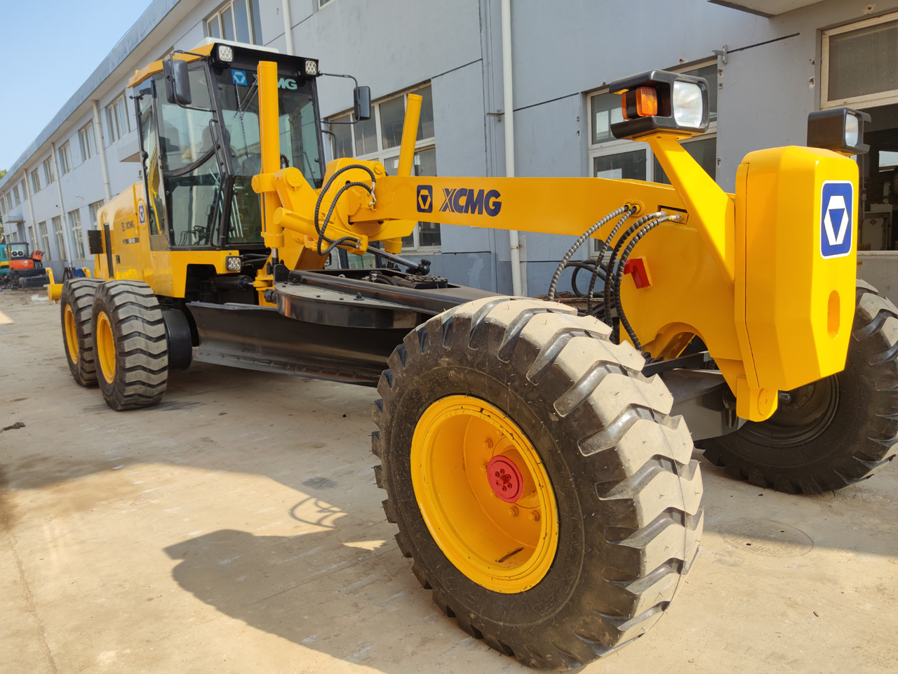 XCMG GR180 MOTOR GRADER - Грейдер: фото 1 XCMG GR180 MOTOR GRADER - Грейдер: фото 1