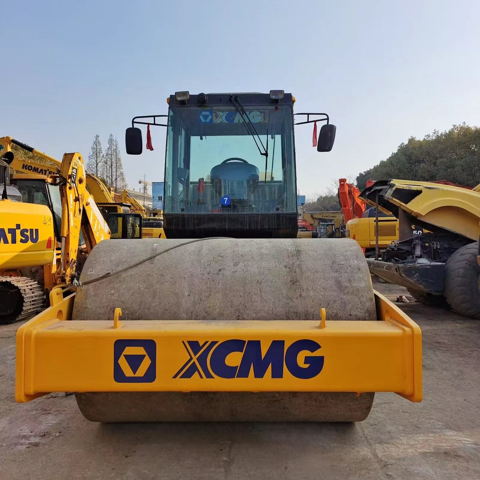 XCMG XS143J road roller - Компактор: фото 4 XCMG XS143J road roller - Компактор: фото 4
