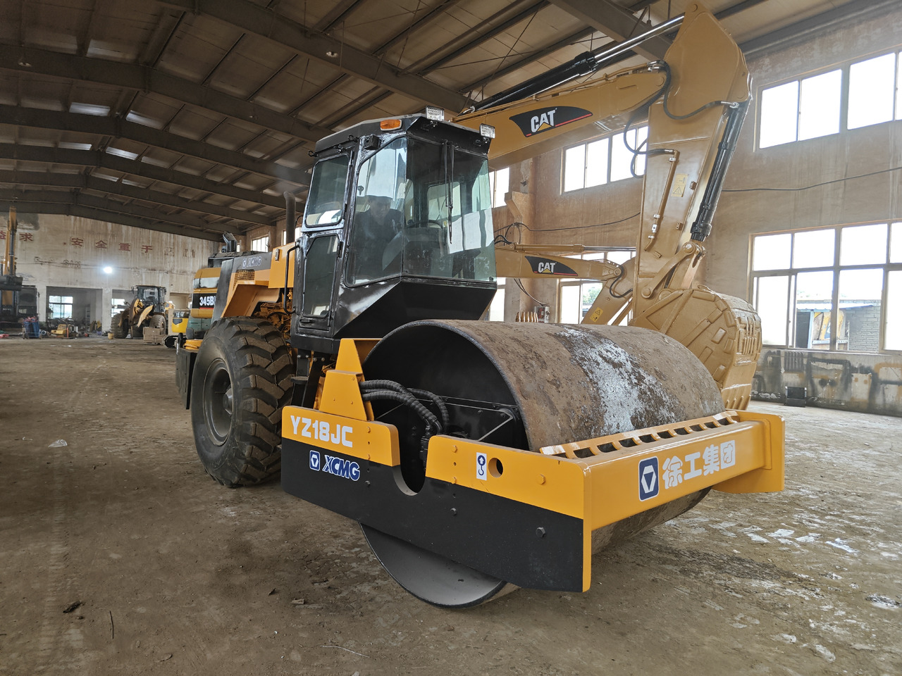 XCMG YZ18JC - Компактор: фото 4 XCMG YZ18JC - Компактор: фото 4
