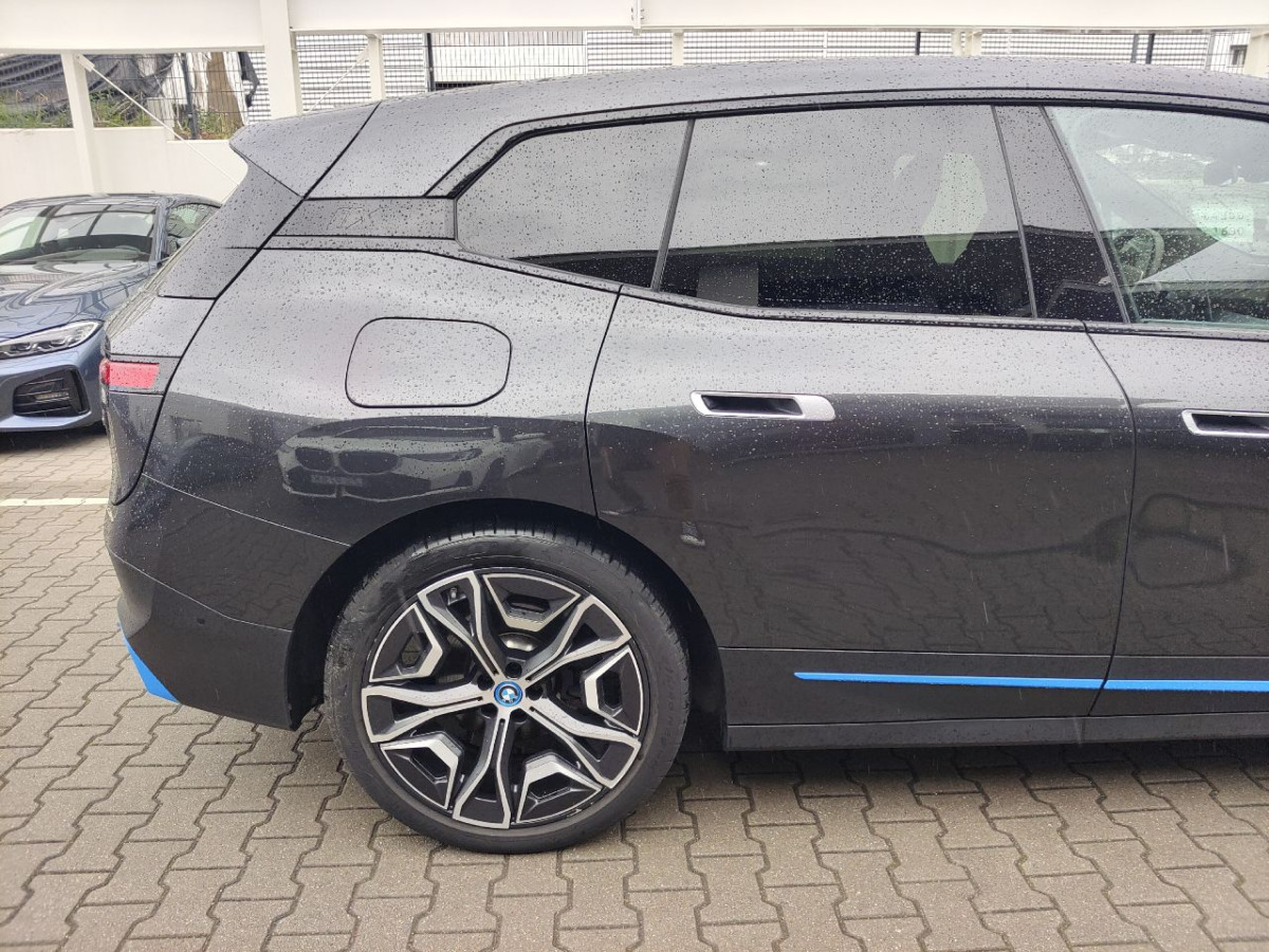 Внедорожник BMW iX XDRIVE40 SUV: фото 6