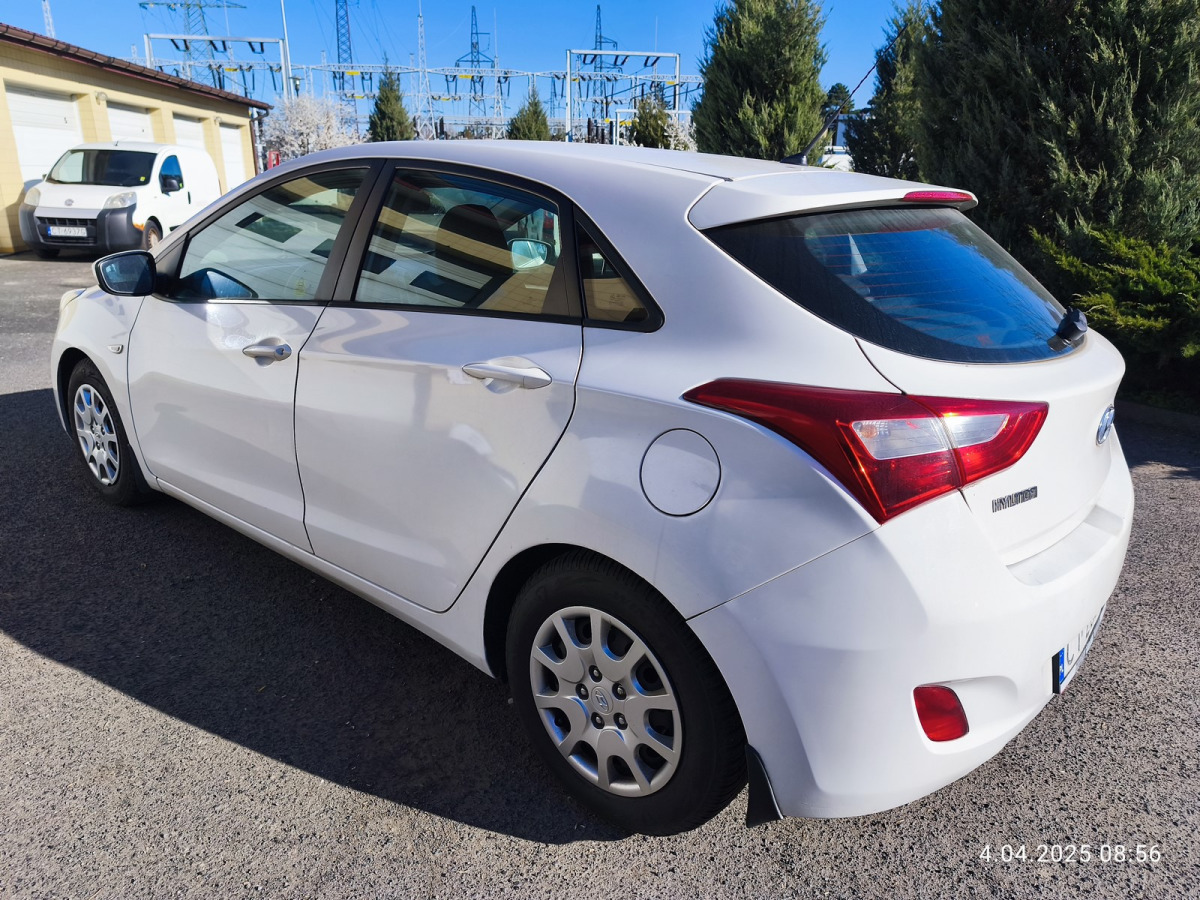 HYUNDAI I30 HATCHBACK - Хэтчбек: фото 4 HYUNDAI I30 HATCHBACK - Хэтчбек: фото 4