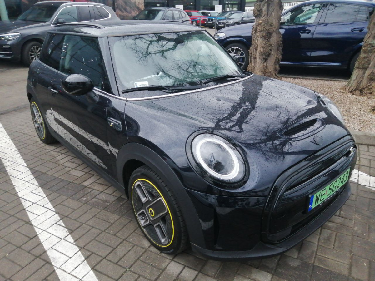 MINI Cooper SE Classic Trim HATCHBACK - Хэтчбек: фото 1 MINI Cooper SE Classic Trim HATCHBACK - Хэтчбек: фото 1