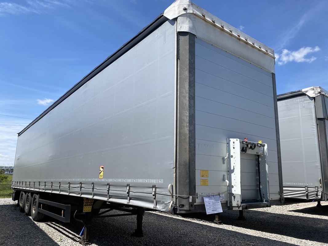 SCHMITZ CARGOBULL SCB S3T FIRANA - Тентованный прицеп: фото 1 SCHMITZ CARGOBULL SCB S3T FIRANA - Тентованный прицеп: фото 1