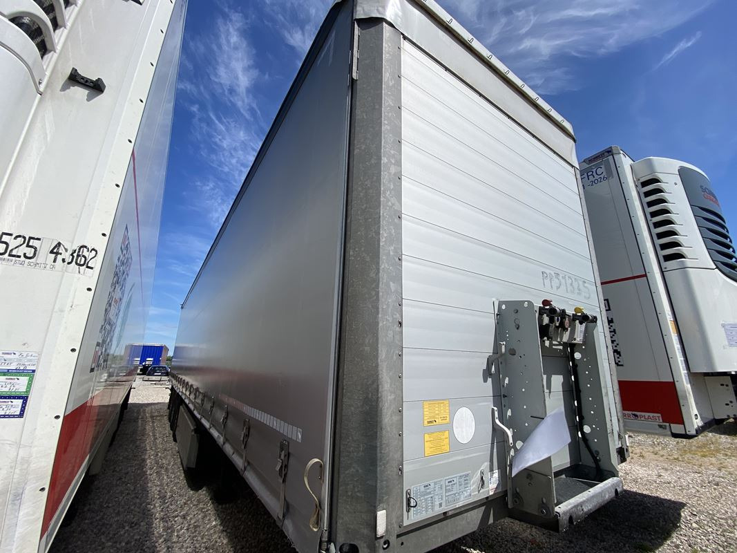 SCHMITZ CARGOBULL SCB S3T FIRANA - Тентованный прицеп: фото 5 SCHMITZ CARGOBULL SCB S3T FIRANA - Тентованный прицеп: фото 5