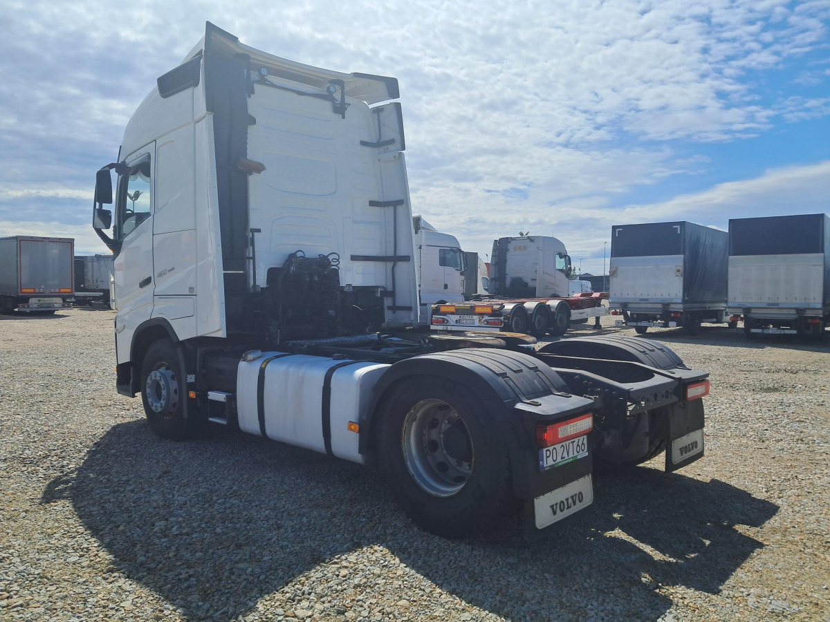 VOLVO FH CIĄGNIK SIODŁOWY - Тягач: фото 3 VOLVO FH CIĄGNIK SIODŁOWY - Тягач: фото 3