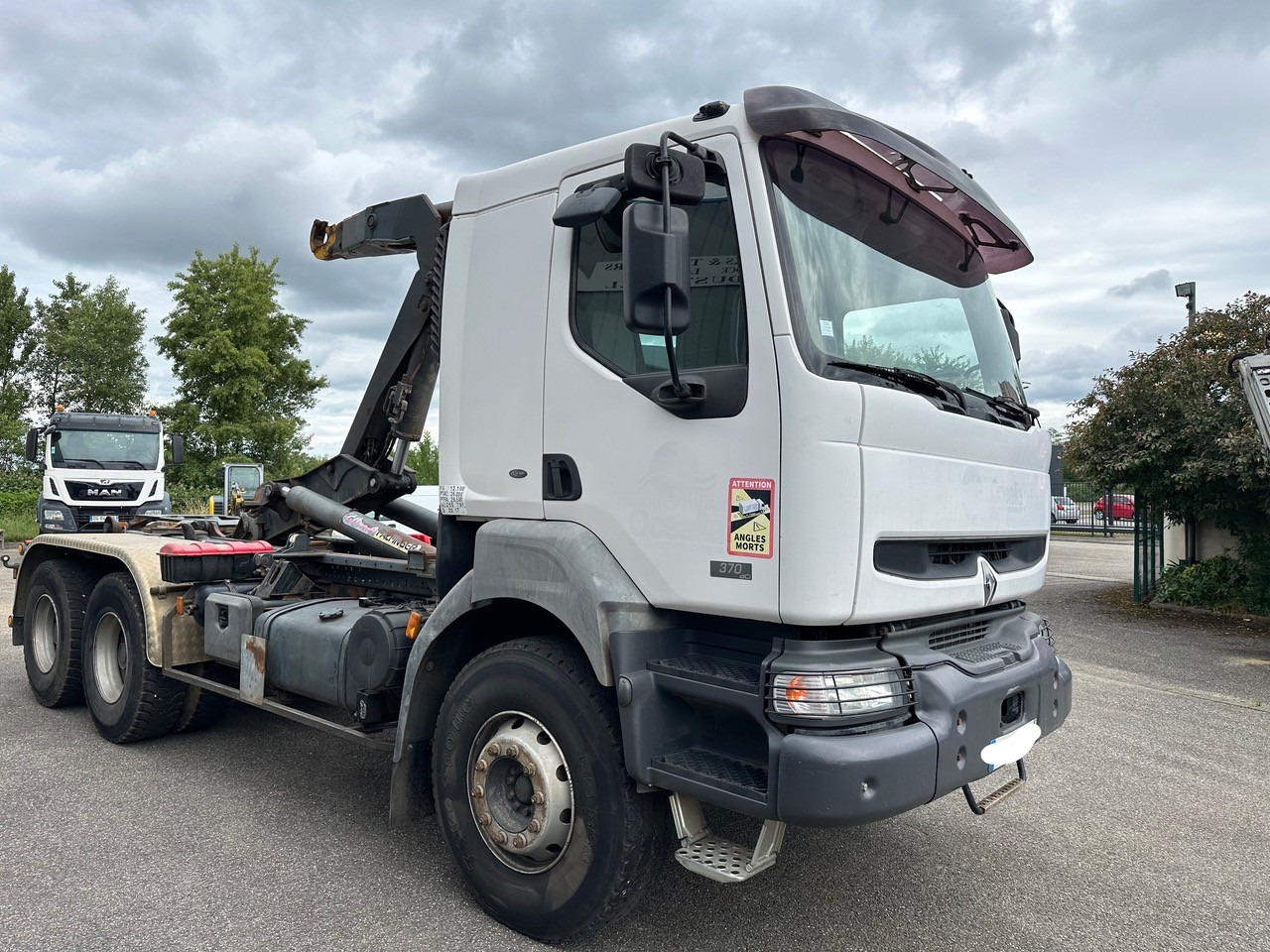 RENAULT KERAX 370 DCI - Крюковой мультилифт: фото 4 RENAULT KERAX 370 DCI - Крюковой мультилифт: фото 4