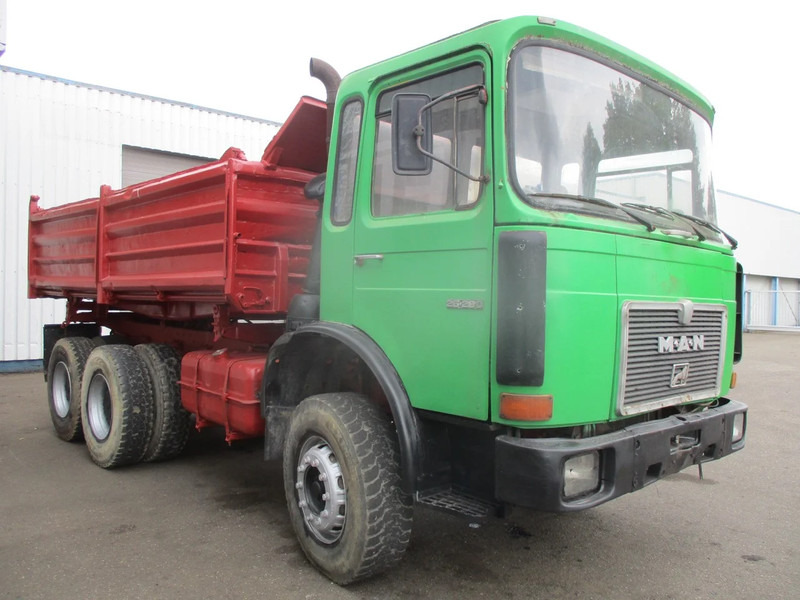 MAN 26.280 , Manual , 6x4 , 3 Way Tipper , Spring suspension - Самосвал: фото 4 MAN 26.280 , Manual , 6x4 , 3 Way Tipper , Spring suspension - Самосвал: фото 4