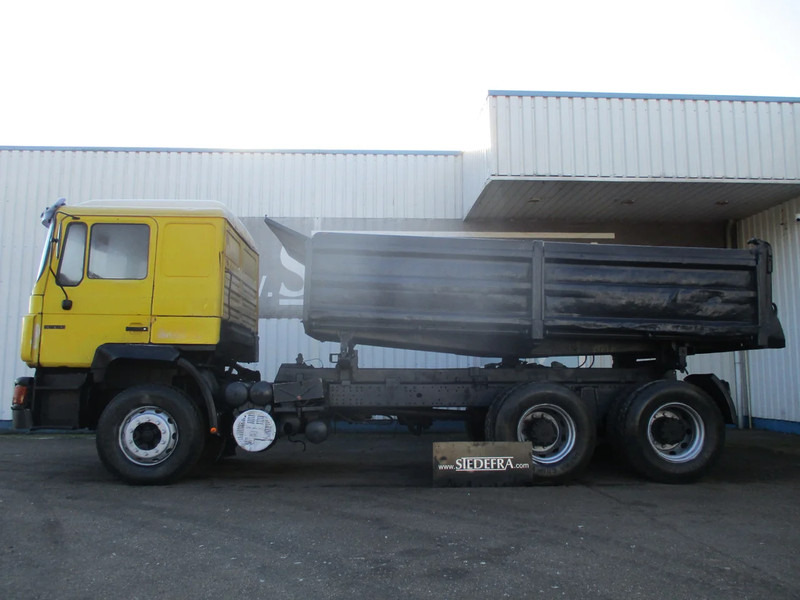 MAN 26.402 6x4 , ZF Manual , Retarder , 3 Way tipper , Spring suspension - Самосвал: фото 2 MAN 26.402 6x4 , ZF Manual , Retarder , 3 Way tipper , Spring suspension - Самосвал: фото 2