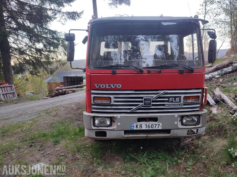 1986 Volvo FL616 4x2 Lastebil med kran Mannskapskurv Vinterdekk REPARASJONSOBJEKT - Автоманипулятор: фото 3 1986 Volvo FL616 4x2 Lastebil med kran Mannskapskurv Vinterdekk REPARASJONSOBJEKT - Автоманипулятор: фото 3