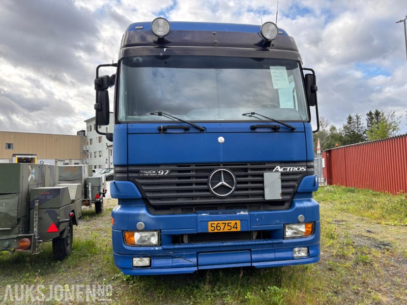 1998 Mercedes-Benz Actros 1831 L/48 skapbil - Грузовик с закрытым кузовом: фото 2 1998 Mercedes-Benz Actros 1831 L/48 skapbil - Грузовик с закрытым кузовом: фото 2