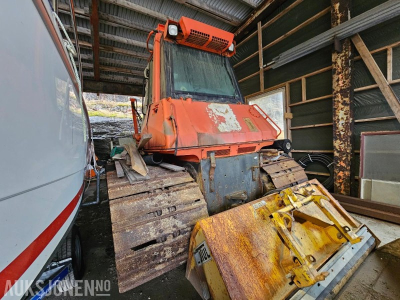 2003 New Holland D180 beltedrevet bulldoser - Строительное оборудование: фото 1 2003 New Holland D180 beltedrevet bulldoser - Строительное оборудование: фото 1