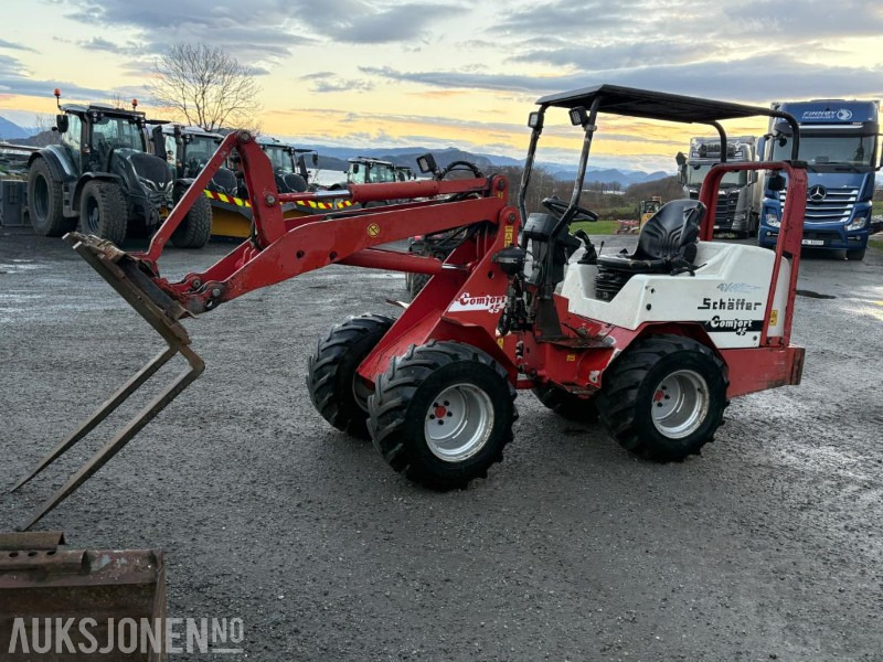 2004 Schäffer 3033S kompakt hjullaster med mye utstyr - Мини-погрузчик с бортовым поворотом: фото 2 2004 Schäffer 3033S kompakt hjullaster med mye utstyr - Мини-погрузчик с бортовым поворотом: фото 2