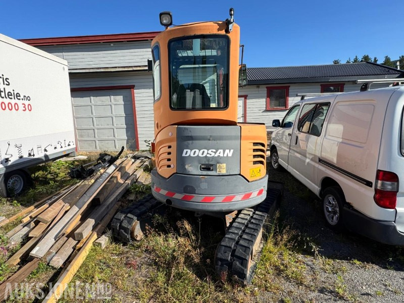 2007 Doosan DX35Z gravemaskin med tilt og pusseskuffe / rep objekt / 1729 timer - Экскаватор: фото 4 2007 Doosan DX35Z gravemaskin med tilt og pusseskuffe / rep objekt / 1729 timer - Экскаватор: фото 4