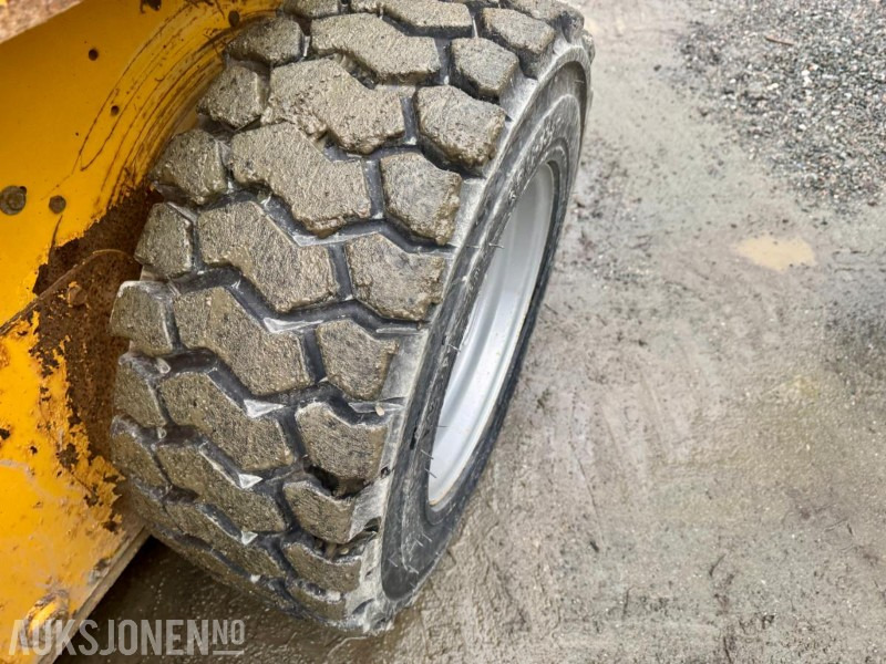 Мини-погрузчик с бортовым поворотом 2007 Gehl 4640 Kompaktlaster - Skuffe - Gafler - Kost - Timer: 1089: фото 30 Мини-погрузчик с бортовым поворотом 2007 Gehl 4640 Kompaktlaster - Skuffe - Gafler - Kost - Timer: 1089: фото 30