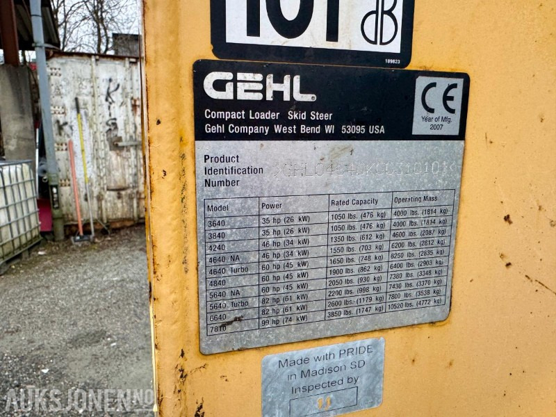 Мини-погрузчик с бортовым поворотом 2007 Gehl 4640 Kompaktlaster - Skuffe - Gafler - Kost - Timer: 1089: фото 38 Мини-погрузчик с бортовым поворотом 2007 Gehl 4640 Kompaktlaster - Skuffe - Gafler - Kost - Timer: 1089: фото 38