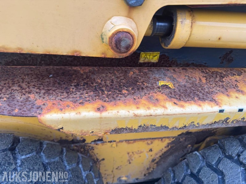 Мини-погрузчик с бортовым поворотом 2007 Gehl 4640 Kompaktlaster - Skuffe - Gafler - Kost - Timer: 1089: фото 21 Мини-погрузчик с бортовым поворотом 2007 Gehl 4640 Kompaktlaster - Skuffe - Gafler - Kost - Timer: 1089: фото 21