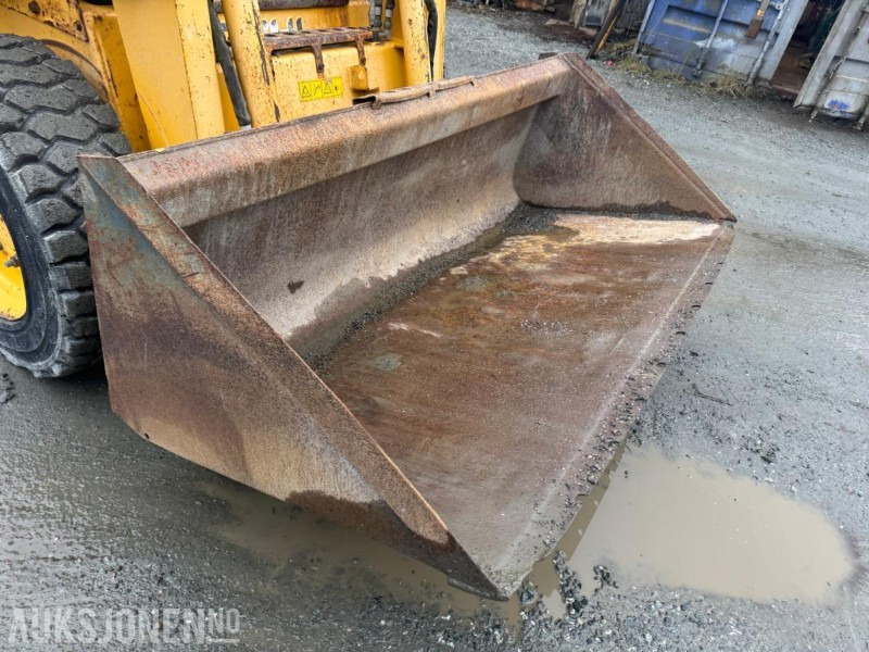 Мини-погрузчик с бортовым поворотом 2007 Gehl 4640 Kompaktlaster - Skuffe - Gafler - Kost - Timer: 1089: фото 13 Мини-погрузчик с бортовым поворотом 2007 Gehl 4640 Kompaktlaster - Skuffe - Gafler - Kost - Timer: 1089: фото 13