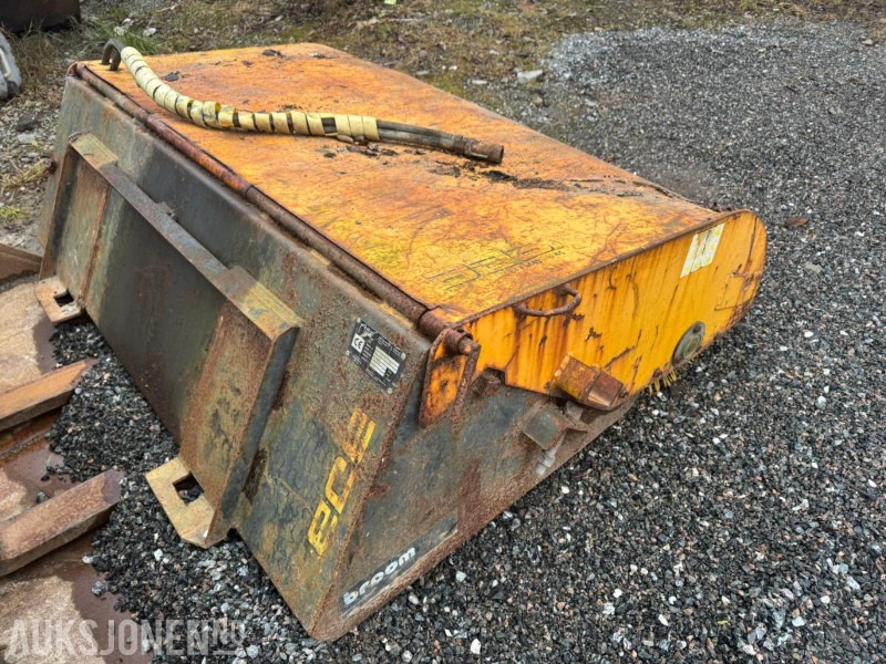 Мини-погрузчик с бортовым поворотом 2007 Gehl 4640 Kompaktlaster - Skuffe - Gafler - Kost - Timer: 1089: фото 24 Мини-погрузчик с бортовым поворотом 2007 Gehl 4640 Kompaktlaster - Skuffe - Gafler - Kost - Timer: 1089: фото 24