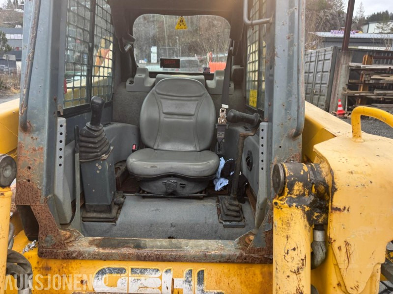 Мини-погрузчик с бортовым поворотом 2007 Gehl 4640 Kompaktlaster - Skuffe - Gafler - Kost - Timer: 1089: фото 14 Мини-погрузчик с бортовым поворотом 2007 Gehl 4640 Kompaktlaster - Skuffe - Gafler - Kost - Timer: 1089: фото 14