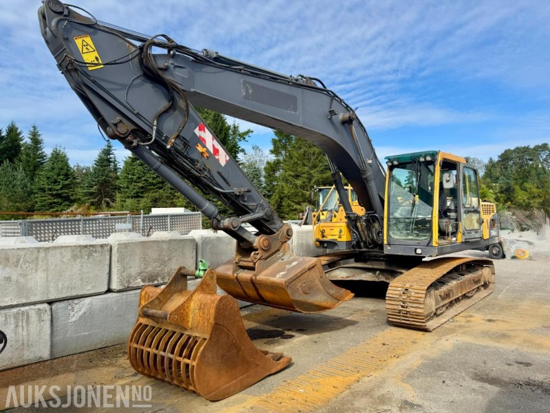 2007 Volvo EC240BNLC - Gravemaskin - Timer: 11393 - Экскаватор: фото 1 2007 Volvo EC240BNLC - Gravemaskin - Timer: 11393 - Экскаватор: фото 1