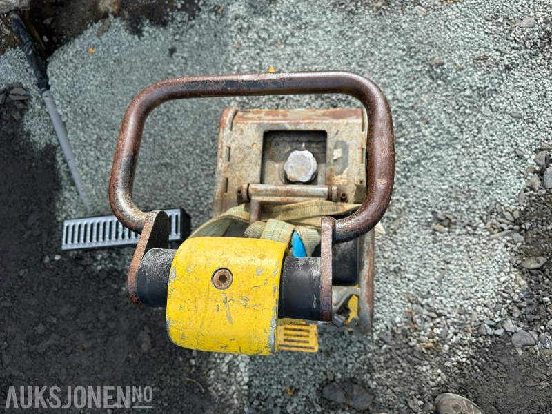 2008 Wacker Neuson vibroplate BPU 3050A - Каток: фото 4 2008 Wacker Neuson vibroplate BPU 3050A - Каток: фото 4