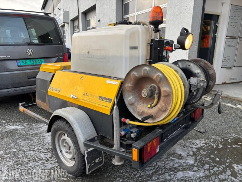 2009 RIONED UNIJET P-41 SPYLEVOGN / HØYTRYKKSVASKER. HONDA GX 670. - Строительное оборудование: фото 4 2009 RIONED UNIJET P-41 SPYLEVOGN / HØYTRYKKSVASKER. HONDA GX 670. - Строительное оборудование: фото 4