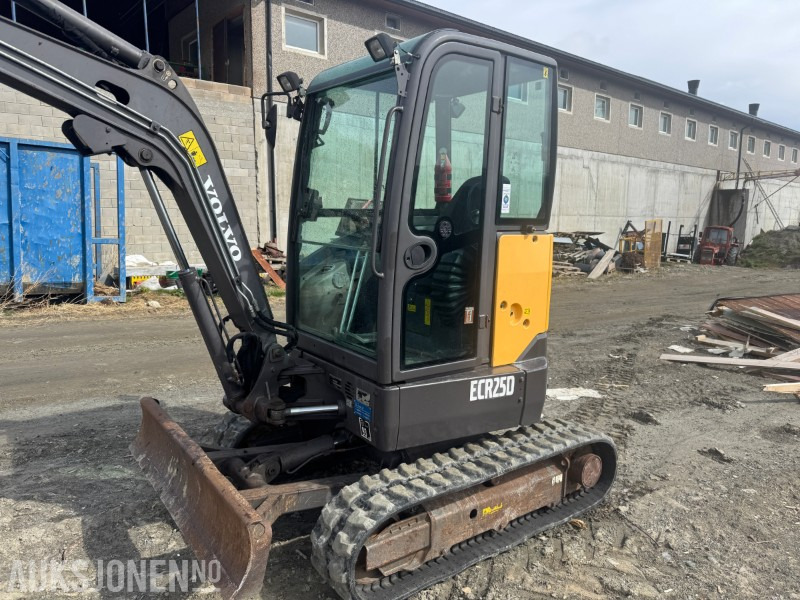 2013 Volvo ECR25D gravemaskin med 3 skuffer - Мини-экскаватор: фото 5 2013 Volvo ECR25D gravemaskin med 3 skuffer - Мини-экскаватор: фото 5