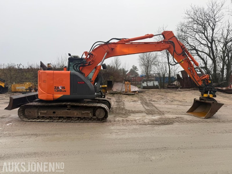 2014 Hitachi Zaxis 135us BELTEGRAVER ENGCON TILTROTATOR SERVICEHISTORIKK SENTRALSMØRING 2 SKUFFER - Экскаватор: фото 4 2014 Hitachi Zaxis 135us BELTEGRAVER ENGCON TILTROTATOR SERVICEHISTORIKK SENTRALSMØRING 2 SKUFFER - Экскаватор: фото 4