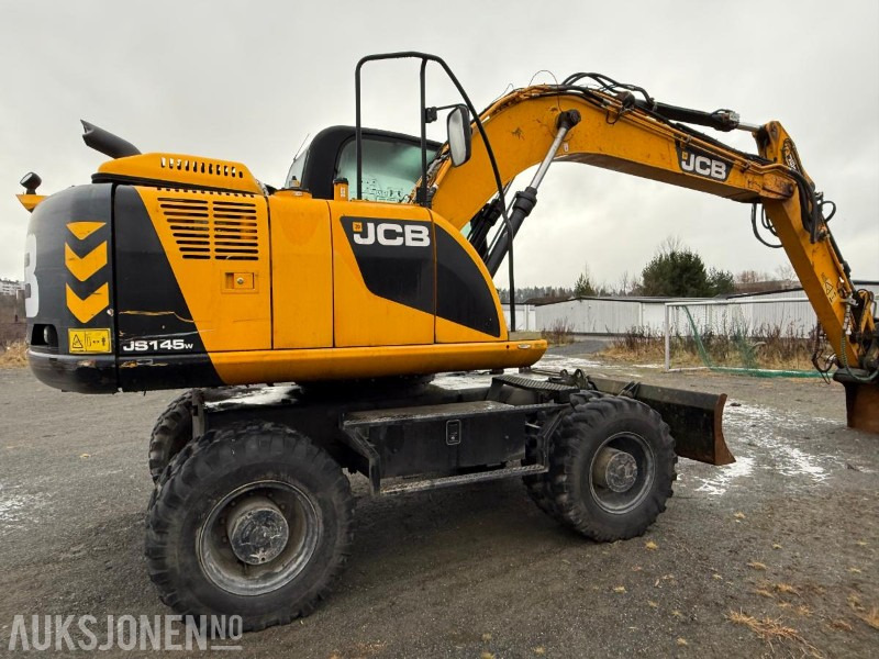 2014 JCB JS145W T4 Hjulgraver - KUN 9.216 arbeidstimer! ENGCON Rototilt, SERTIFISERT! 3 skuffer, sentralsmøring og hurtigkobling, - Экскаватор: фото 4 2014 JCB JS145W T4 Hjulgraver - KUN 9.216 arbeidstimer! ENGCON Rototilt, SERTIFISERT! 3 skuffer, sentralsmøring og hurtigkobling, - Экскаватор: фото 4