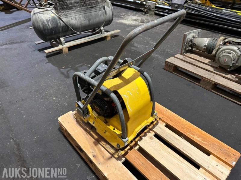 2014 Wacker Neuson vibroplate - Каток: фото 3 2014 Wacker Neuson vibroplate - Каток: фото 3