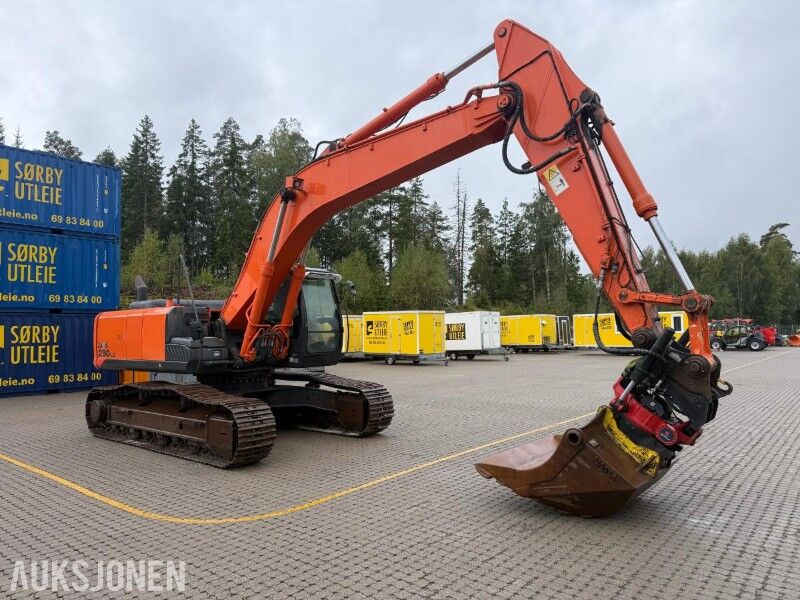 2015 Hitachi Zaxis 290LC BELTEGRAVER R8 ROTOTILT SKUFF SERVICEHISTORIKK SENTRALSMØRING - Экскаватор: фото 2 2015 Hitachi Zaxis 290LC BELTEGRAVER R8 ROTOTILT SKUFF SERVICEHISTORIKK SENTRALSMØRING - Экскаватор: фото 2