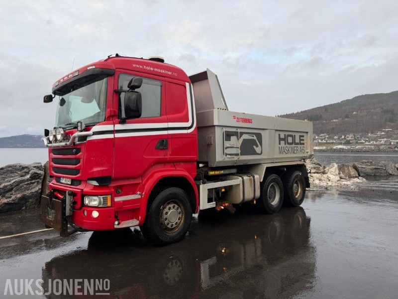 2015 Scania R520 6x4 Tandem - Navredukdjon - Brøyterigget tippbil m/ underliggende skjær - EU godkjent til oktober 2026 - Самосвал: фото 1 2015 Scania R520 6x4 Tandem - Navredukdjon - Brøyterigget tippbil m/ underliggende skjær - EU godkjent til oktober 2026 - Самосвал: фото 1