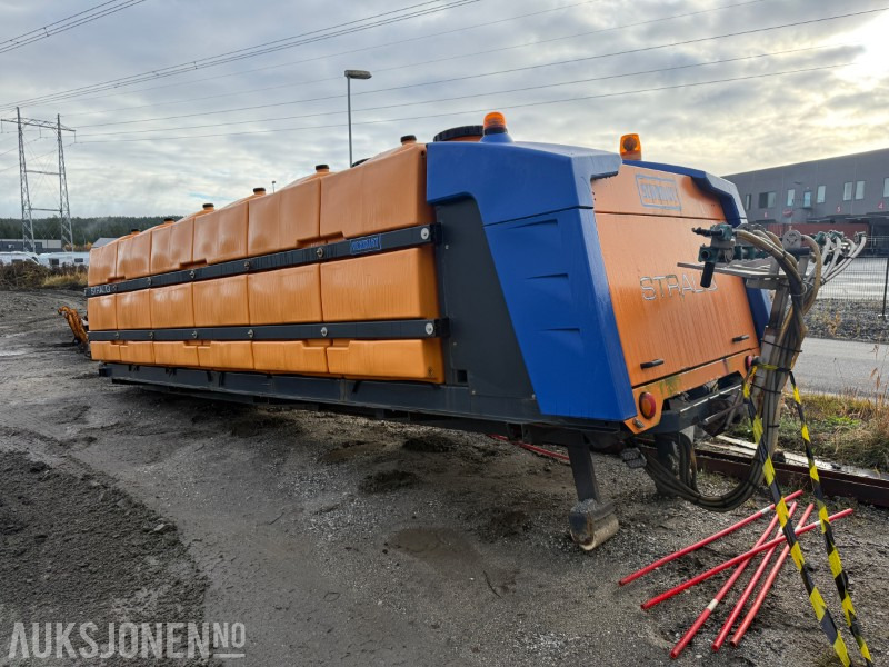 2016 SCHMIDT STRALIQ SALTSPREDER PÅ KROKRAMME. - Строительное оборудование: фото 2 2016 SCHMIDT STRALIQ SALTSPREDER PÅ KROKRAMME. - Строительное оборудование: фото 2