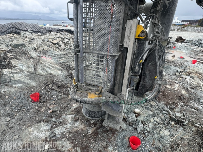 2017 Atlas Copco Flexiroc T30R-03 - 4 574 motortimer - 1 416 hammertimer - Буровая машина: фото 5 2017 Atlas Copco Flexiroc T30R-03 - 4 574 motortimer - 1 416 hammertimer - Буровая машина: фото 5