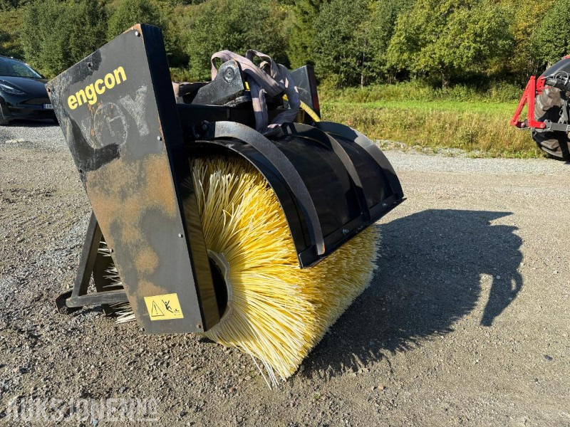 2017 Engcon SR 8000-B kostemaskin/feievalser - Строительное оборудование: фото 3 2017 Engcon SR 8000-B kostemaskin/feievalser - Строительное оборудование: фото 3