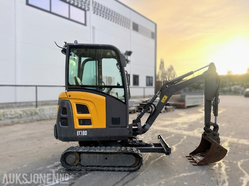 2017 VOLVO EC18D MINIGRAVER 1790 KG SMP GRAVESKUFFE 2358 TIMER - Мини-экскаватор: фото 3 2017 VOLVO EC18D MINIGRAVER 1790 KG SMP GRAVESKUFFE 2358 TIMER - Мини-экскаватор: фото 3