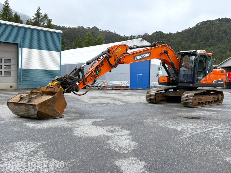 Экскаватор 2018 Doosan DX180LC-5 - 6 381 timer - tiltrotator - 2 skuffer - sertifisert: фото 1