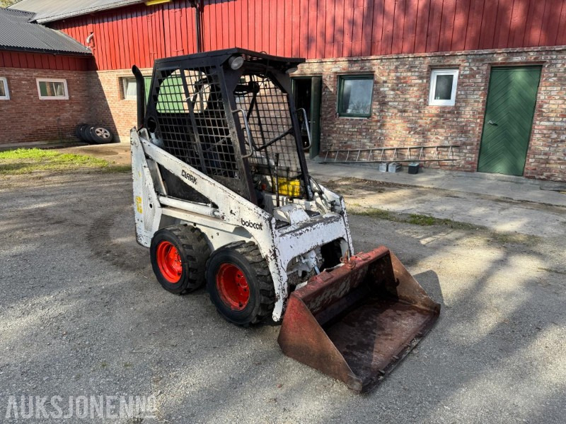 Bobcat Kompaktlaster med skuffe - Мини-погрузчик с бортовым поворотом: фото 3 Bobcat Kompaktlaster med skuffe - Мини-погрузчик с бортовым поворотом: фото 3
