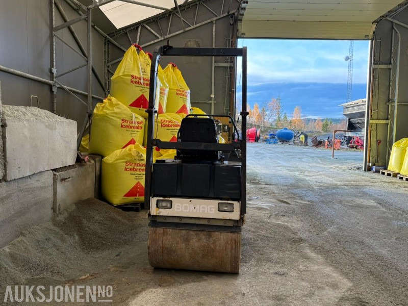 Bomag BW 100 AD-3 / ASFALTVALS - Каток: фото 4 Bomag BW 100 AD-3 / ASFALTVALS - Каток: фото 4