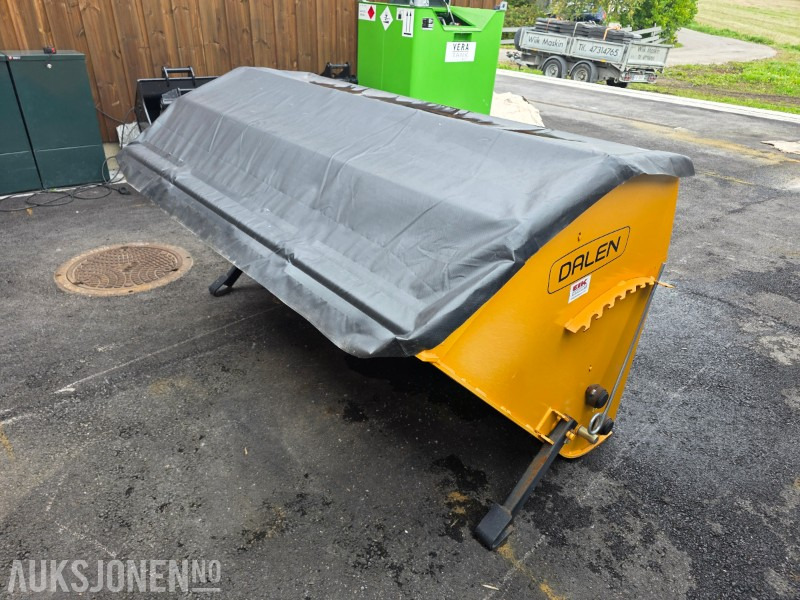 Dalen 2034-U sandstrøer - Hydraulisk - 2 meter strøbredde - 1300 liter - Строительное оборудование: фото 1 Dalen 2034-U sandstrøer - Hydraulisk - 2 meter strøbredde - 1300 liter - Строительное оборудование: фото 1
