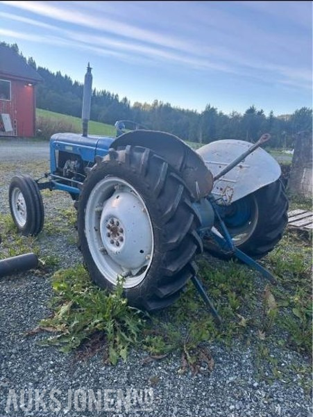 Ford dexta - Трактор: фото 4 Ford dexta - Трактор: фото 4