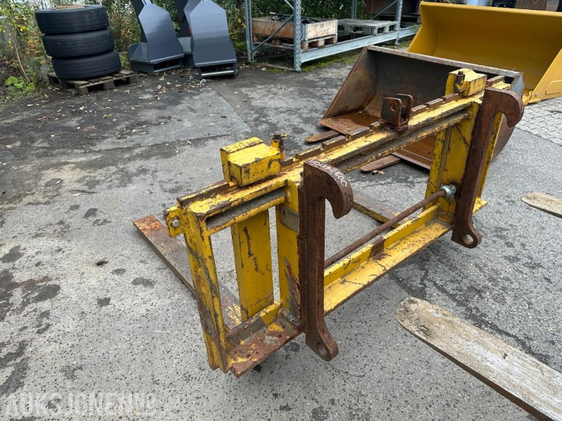 Gjerstad, Volvo Store BM Pallegaffel, Passer L-50 til L-120 - Строительное оборудование: фото 2 Gjerstad, Volvo Store BM Pallegaffel, Passer L-50 til L-120 - Строительное оборудование: фото 2