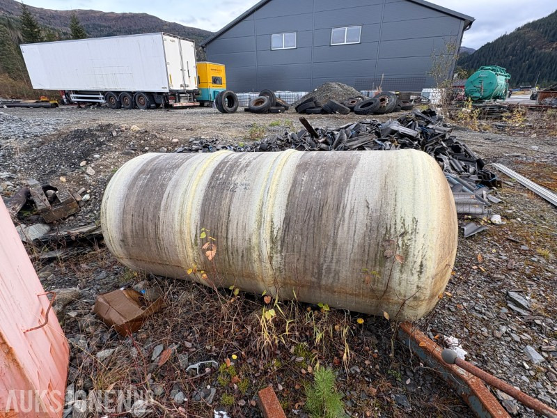 Glassfibertank ca. 3000 liter - Строительное оборудование: фото 4 Glassfibertank ca. 3000 liter - Строительное оборудование: фото 4