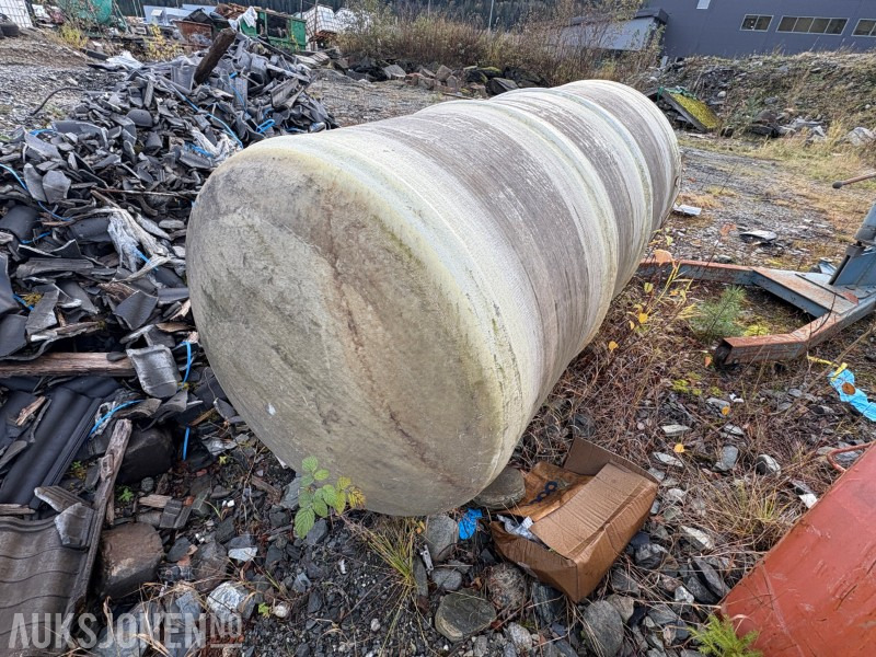Glassfibertank ca. 3000 liter - Строительное оборудование: фото 2 Glassfibertank ca. 3000 liter - Строительное оборудование: фото 2