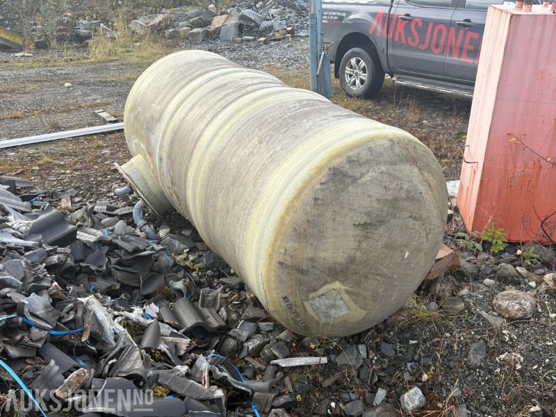 Glassfibertank ca. 3000 liter - Строительное оборудование: фото 1 Glassfibertank ca. 3000 liter - Строительное оборудование: фото 1
