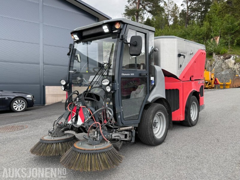 2018 Hako Citymaster 1600 - Vei, gate og gulv feiemaskin - Redskapsbærer med kosteaggregat for gang/vei og børsteaggregat for gulv - Коммунальная/ Специальная техника: фото 1 2018 Hako Citymaster 1600 - Vei, gate og gulv feiemaskin - Redskapsbærer med kosteaggregat for gang/vei og børsteaggregat for gulv - Коммунальная/ Специальная техника: фото 1